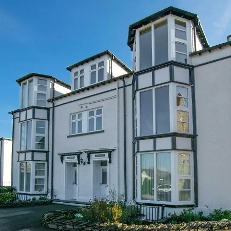 Modern Holiday In Bowness-on-windermere Near Lake Windermere